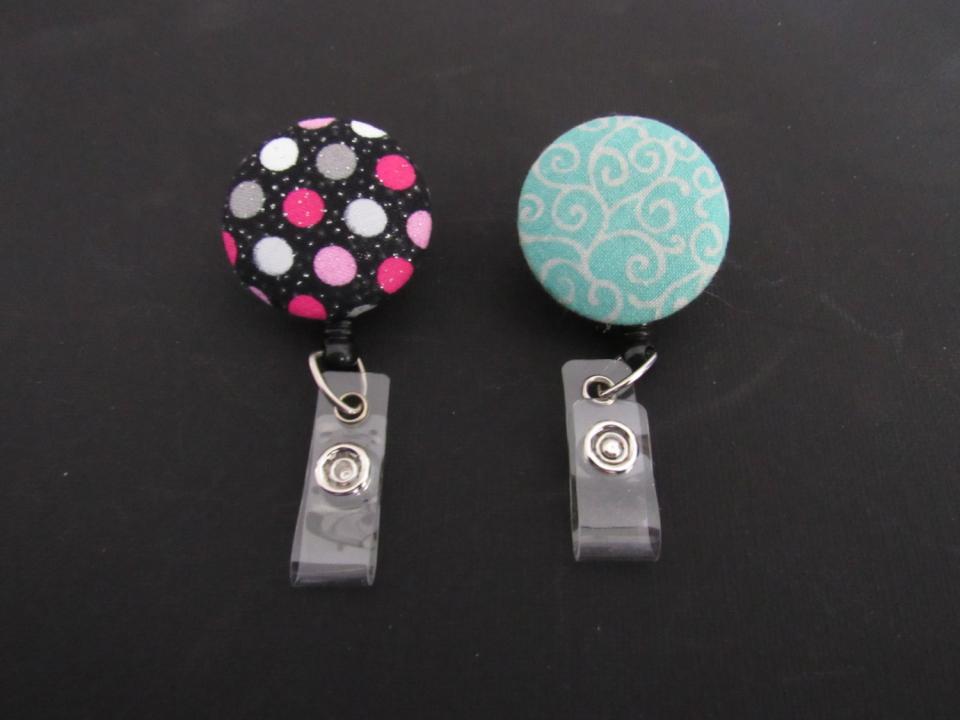 Fabric badge reels