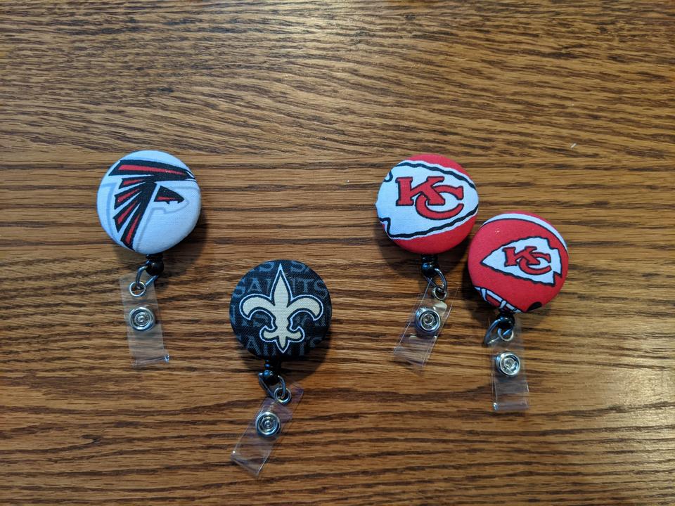 NFL Atlanta Falcons Bills Badge Reel, Badge Holders -  Canada